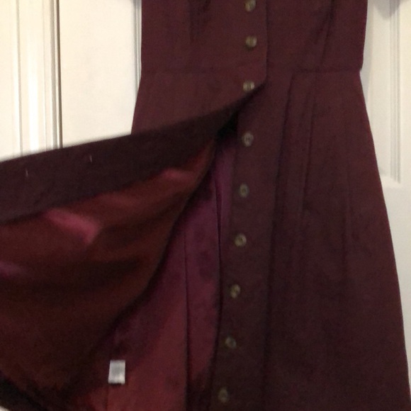 Beautiful Canadian made structured dress - only selling b/c it doesn’t fit! - Picture 6 of 6